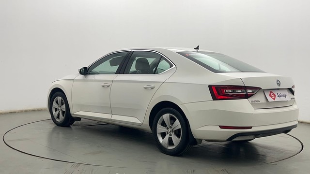Second-hand 2017 Skoda Superb Style 2.0 TDI AT for sale in Kolkata-5