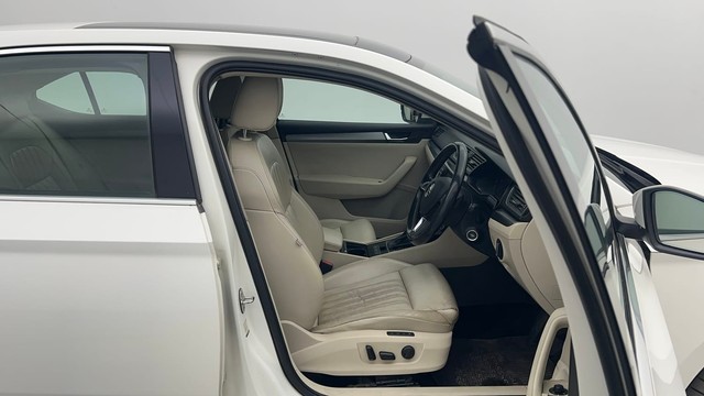 Second-hand 2017 Skoda Superb Style 2.0 TDI AT for sale in Kolkata-15