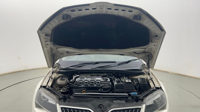 Second-hand 2017 Skoda Superb Style 2.0 TDI AT for sale in Kolkata-8