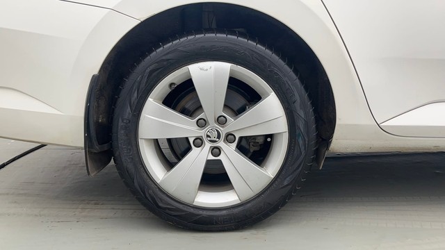 Second-hand 2017 Skoda Superb Style 2.0 TDI AT for sale in Kolkata-18