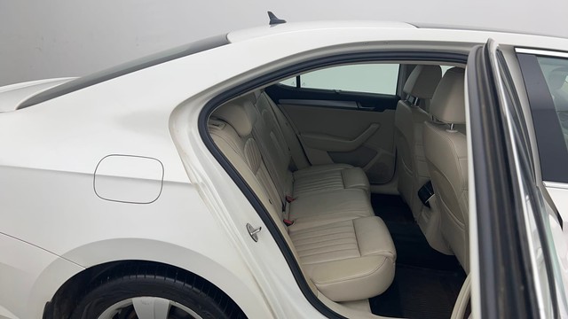 Second-hand 2017 Skoda Superb Style 2.0 TDI AT for sale in Kolkata-34