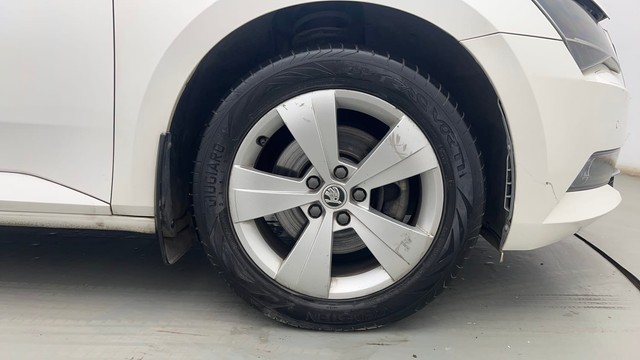 Second-hand 2017 Skoda Superb Style 2.0 TDI AT for sale in Kolkata-17