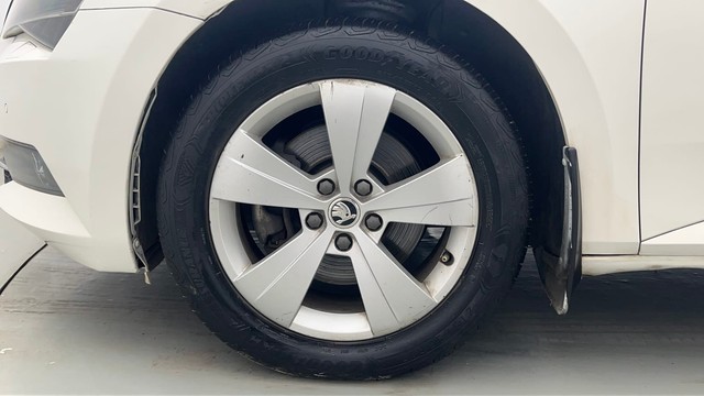 Second-hand 2017 Skoda Superb Style 2.0 TDI AT for sale in Kolkata-20