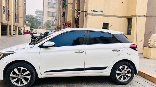 https://images10.gaadi.com/usedcar_image/4552623/original/processed_d5668de7-ed56-401f-8264-d35515d376f3.jpeg?imwidth=6402