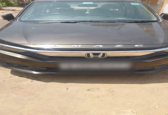 https://images10.gaadi.com/usedcar_image/4552632/original/909e8204-30ce-4a8e-b5d2-039e1420f3de.?imwidth=6402