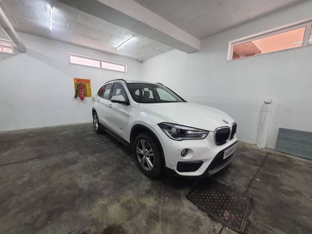 https://images10.gaadi.com/usedcar_image/4552641/original/processed_402753c3f9fde95cd0ae09b85bd9b93c.jpg?imwidth=6401