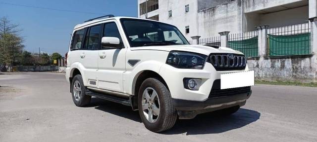 https://images10.gaadi.com/usedcar_image/4552676/original/processed_6738026dd39618723ced827d8f30851f.jpg?imwidth=6400