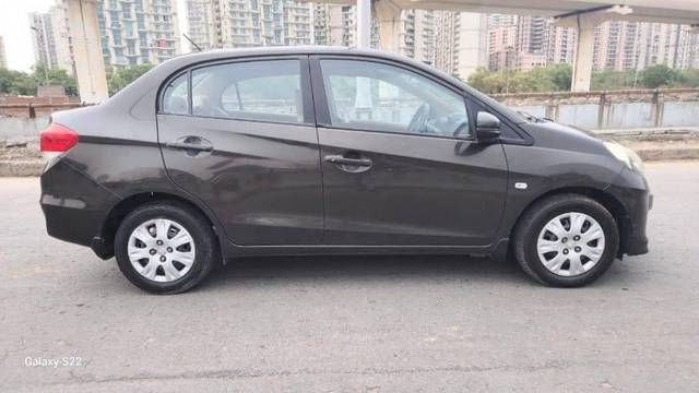 https://images10.gaadi.com/usedcar_image/4552681/original/processed_6a4472d0be9e690258b211a4c2a63433.jpg?imwidth=6401