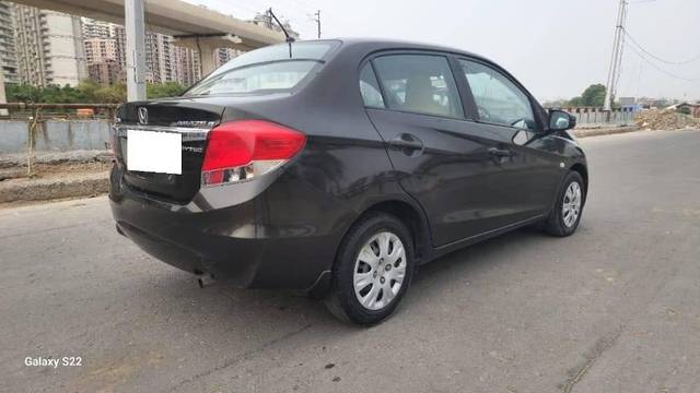 https://images10.gaadi.com/usedcar_image/4552681/original/processed_d61cc45759060692d1f4a8fd081fbcfb.jpg?imwidth=6402