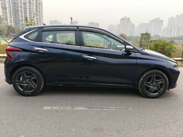 https://images10.gaadi.com/usedcar_image/4552684/original/6c5299ec82c82630b7647318020d9afa.jpg?imwidth=6401