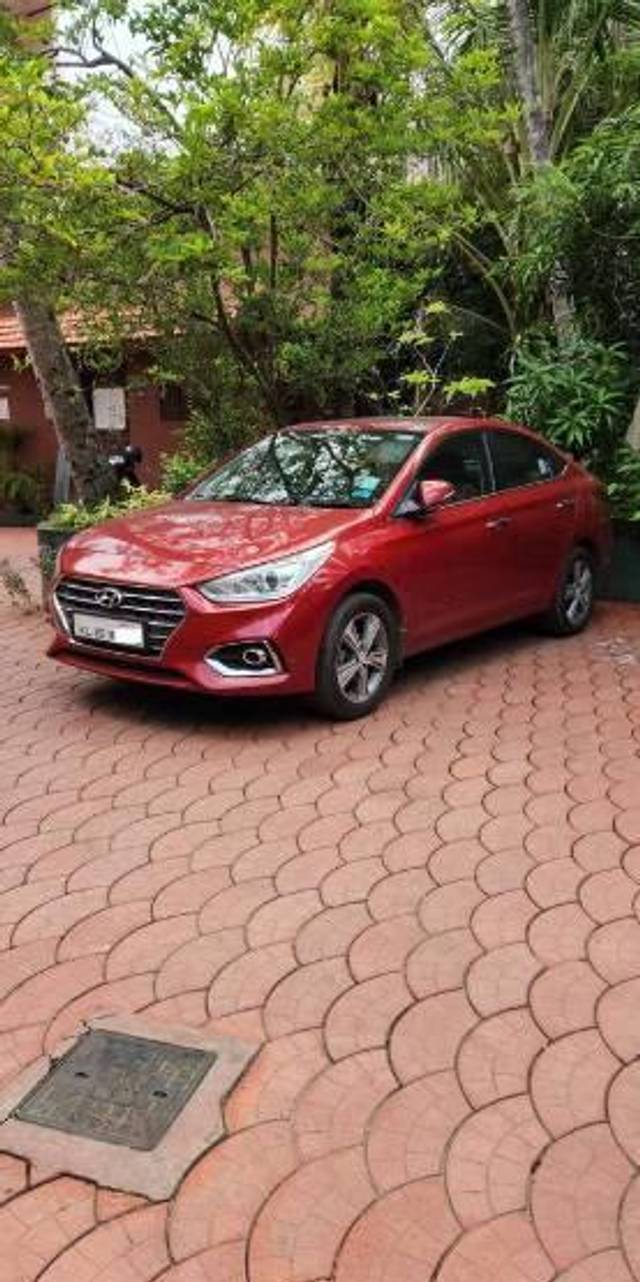 https://images10.gaadi.com/usedcar_image/4552697/original/processed_96e691dd-37fa-41eb-b6b5-1bb299522a79.jpg?imwidth=6401