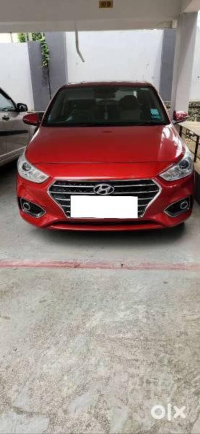 https://images10.gaadi.com/usedcar_image/4552697/original/processed_c1e1a3be-ccca-4529-ad8d-4477cf5a55d8.jpg?imwidth=6400