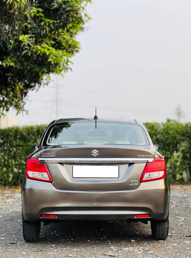 https://images10.gaadi.com/usedcar_image/4552701/original/processed_48249c3bebd652e89542dbe675bfd3d7.jpg?imwidth=6402