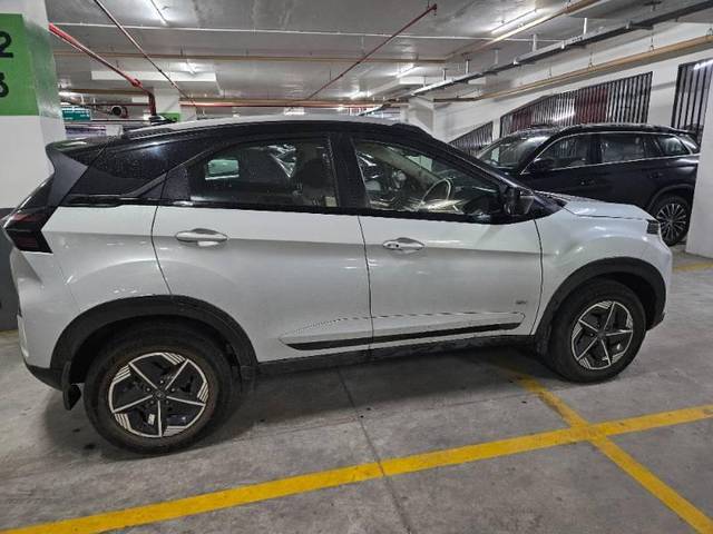 https://images10.gaadi.com/usedcar_image/4552715/original/processed_4a197d29-4f69-46ef-a316-9203e15d4c61.jpg?imwidth=6401