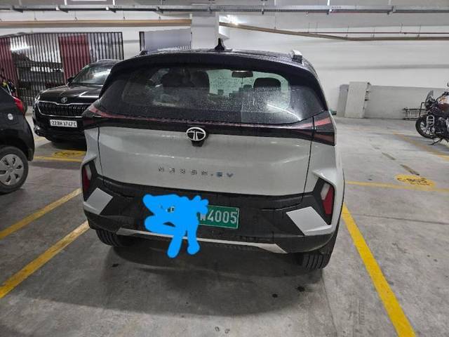https://images10.gaadi.com/usedcar_image/4552715/original/processed_8d3fd6ed-f524-4af8-ab73-5476bfc7bdcc.jpg?imwidth=6402