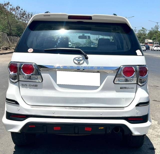 https://images10.gaadi.com/usedcar_image/4552728/original/processed_53502143142ac4f954753b977609b827.jpeg?imwidth=6402