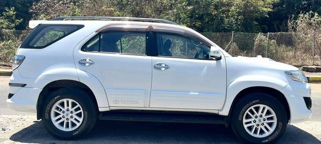 https://images10.gaadi.com/usedcar_image/4552728/original/processed_55340634ce4b0f70cf9b430b2e781842.jpeg?imwidth=6401