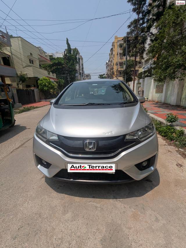 https://images10.gaadi.com/usedcar_image/4552756/original/c62b4fe1cfcea96ea9e7fdd3d9029d11.jpg?imwidth=6400