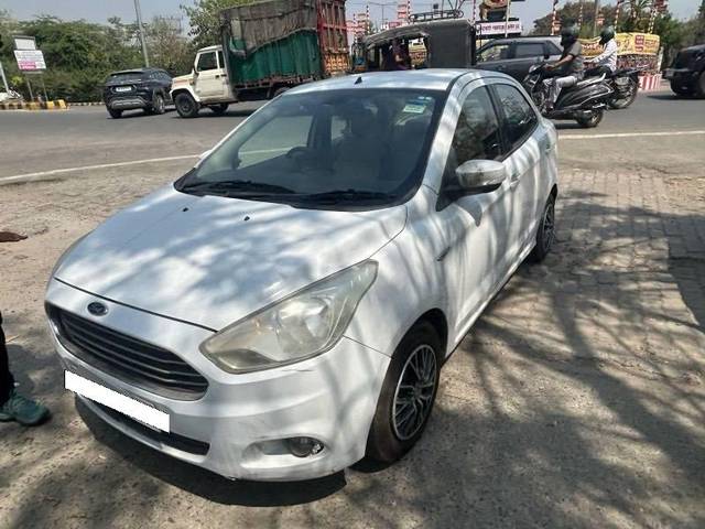 https://images10.gaadi.com/usedcar_image/4552759/original/processed_3587ccc1-ab57-4aa1-a883-9439b9789160.jpeg?imwidth=6400