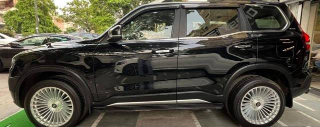 https://images10.gaadi.com/usedcar_image/4552761/original/processed_bf46c287c3249f84be8d32a567377413.jpg?imwidth=6402