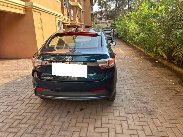 https://images10.gaadi.com/usedcar_image/4552769/original/processed_1ef23d1f-40a6-4c45-8560-7de8bf48bcd6.jpeg?imwidth=6401