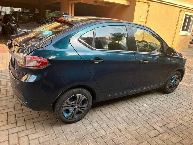 https://images10.gaadi.com/usedcar_image/4552769/original/processed_4e875922-905c-49cd-9036-8d69e413bb57.jpeg?imwidth=6402
