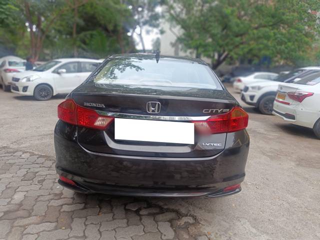 https://images10.gaadi.com/usedcar_image/4552774/original/processed_b1991a2cc317ebe489da1fd37f2697b3.jpg?imwidth=6402