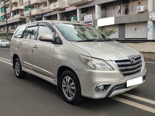 https://images10.gaadi.com/usedcar_image/4552806/original/processed_86b97a79755bba050bba3bc7e9716f1d.jpg?imwidth=6402