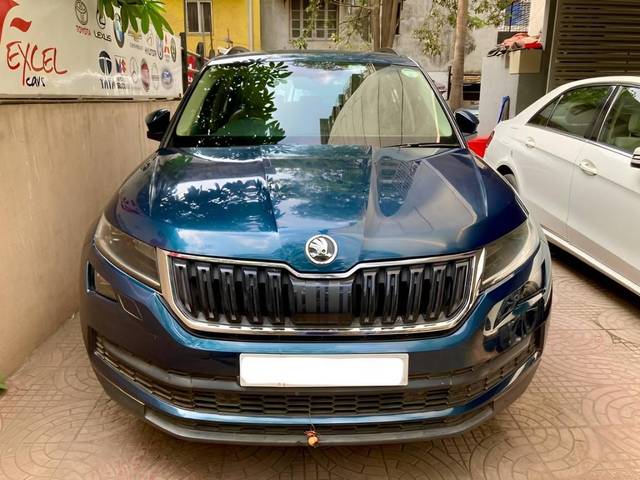 https://images10.gaadi.com/usedcar_image/4552818/original/processed_b9acab51b49d5c07ec52352eac31d872.jpg?imwidth=6400