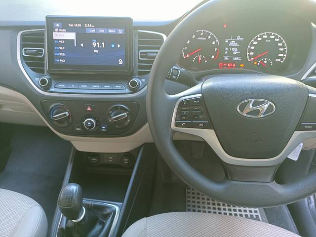 https://images10.gaadi.com/usedcar_image/4552828/original/36531207094dc1a6f7f0fb24bfbc1505.jpg?imwidth=6402