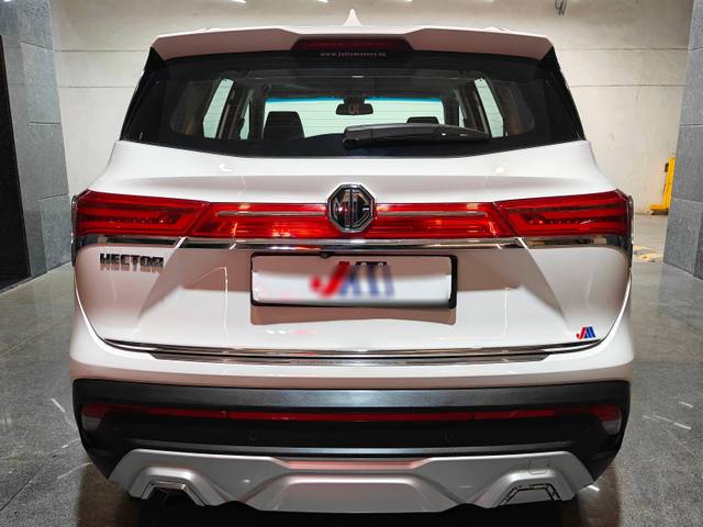 https://images10.gaadi.com/usedcar_image/4552831/original/processed_3776d1858e92fe43afe78b48318ff017.jpg?imwidth=6402
