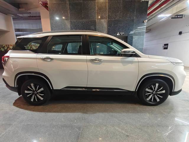 https://images10.gaadi.com/usedcar_image/4552831/original/processed_7e51dc684066dbac3a6d0e303c09395a.jpg?imwidth=6401