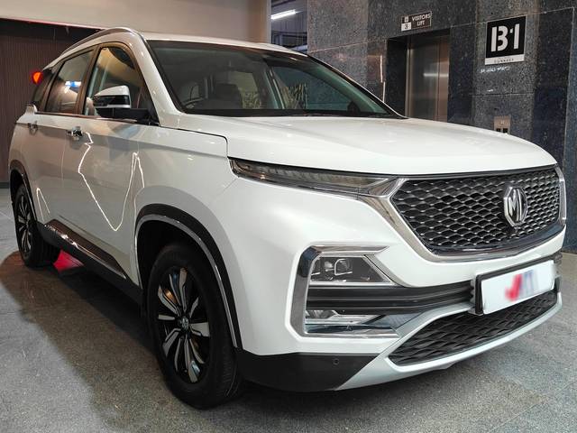 https://images10.gaadi.com/usedcar_image/4552831/original/processed_f6e1afd6743d4d05f9f01433ec3e6634.jpg?imwidth=6400