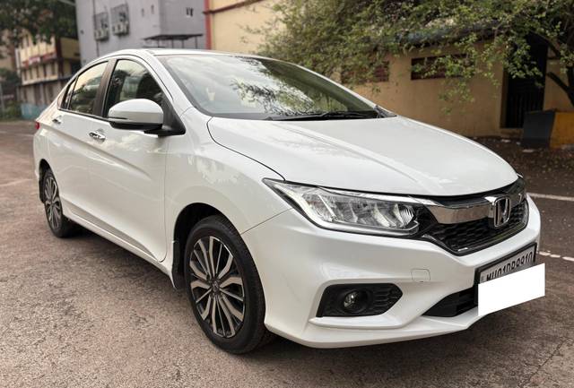 https://images10.gaadi.com/usedcar_image/4552833/original/processed_c2907d6aa4c80b731cba8495bc0d6f58.jpg?imwidth=6400