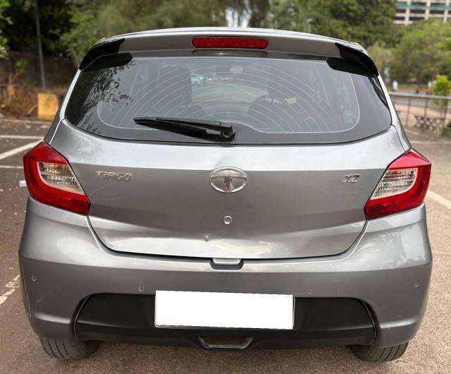 https://images10.gaadi.com/usedcar_image/4552847/original/processed_7667bd15e38ac3bcaf66f1cd98b36019.jpg?imwidth=6402