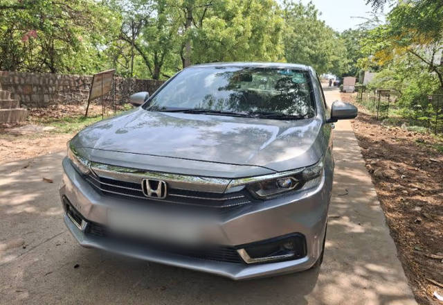 https://images10.gaadi.com/usedcar_image/4552855/original/a502b49a-19d8-4e16-aa69-3a29b6786937.?imwidth=6400