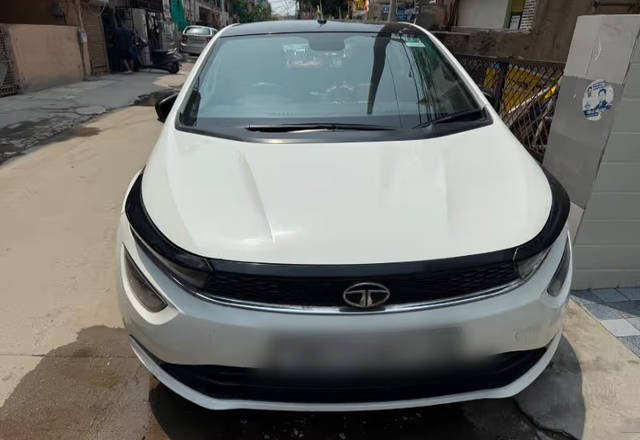 https://images10.gaadi.com/usedcar_image/4552871/original/cda2b4bf-a822-4255-85f6-7eb9eae4a3e8.?imwidth=6400
