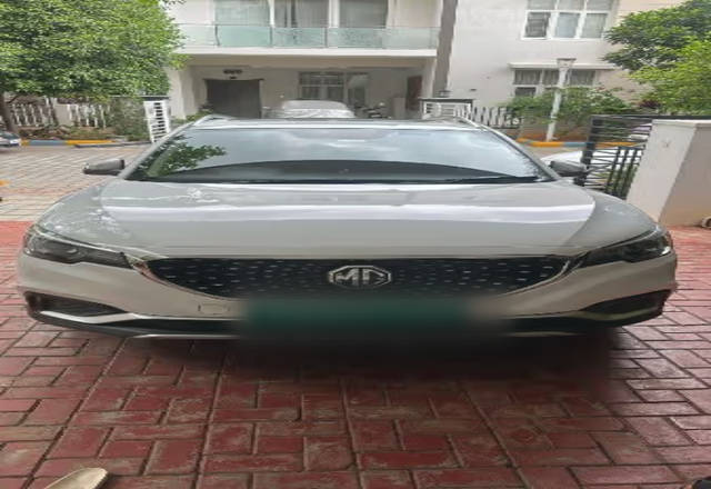 https://images10.gaadi.com/usedcar_image/4552875/original/d4e58235-3360-468c-bab9-376f62d5e1cf.?imwidth=6400