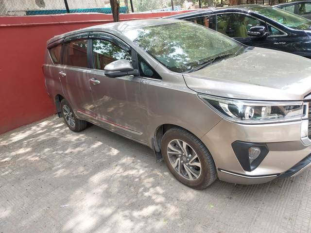 https://images10.gaadi.com/usedcar_image/4552892/original/5b457627-c24b-4b5b-a447-a615386af8a0.jpg?imwidth=6401
