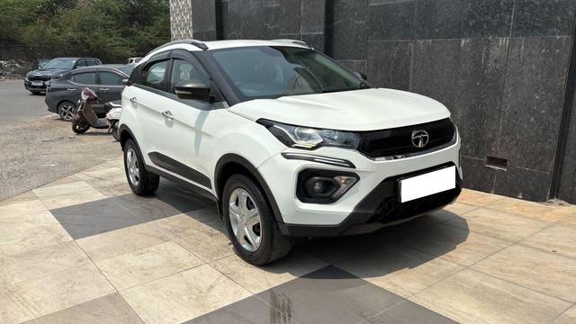 https://images10.gaadi.com/usedcar_image/4552927/original/processed_c382ff6121a9cfe80f945512d7e11327.jpg?imwidth=6400