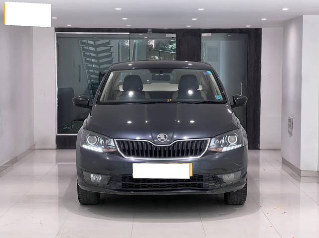 https://images10.gaadi.com/usedcar_image/4552932/original/processed_726c221eb87271f364385dc8c18219f4.jpeg?imwidth=6400
