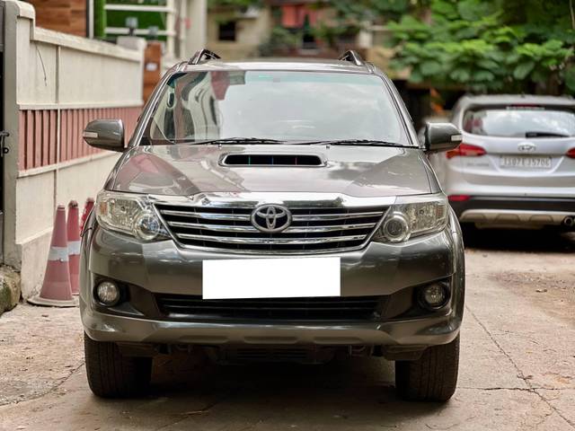 https://images10.gaadi.com/usedcar_image/4552937/original/processed_3fa4a106-be0e-4bb2-97cb-b4525c58d4ee.jpg?imwidth=6400