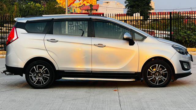 https://images10.gaadi.com/usedcar_image/4552940/original/processed_67e64b91fbfffafef75fcd594f56b8ba.jpg?imwidth=6401