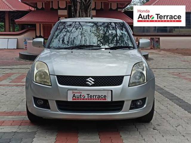 https://images10.gaadi.com/usedcar_image/4552941/original/869313a2d863fca0de961e13d0b3a2c9.jpg?imwidth=6400