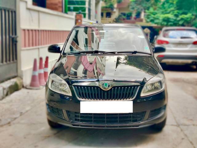 https://images10.gaadi.com/usedcar_image/4552945/original/processed_0ad5f408-0174-44a7-aebb-1f66e84a41da.jpg?imwidth=6400