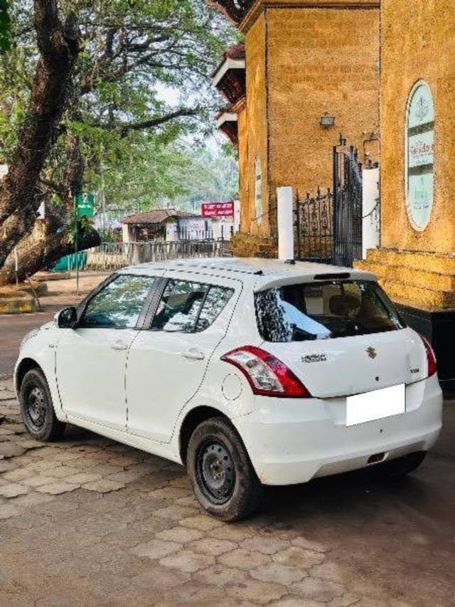 https://images10.gaadi.com/usedcar_image/4552962/original/processed_e0957681-389d-4330-9142-c91ded83cf56.jpeg?imwidth=6402
