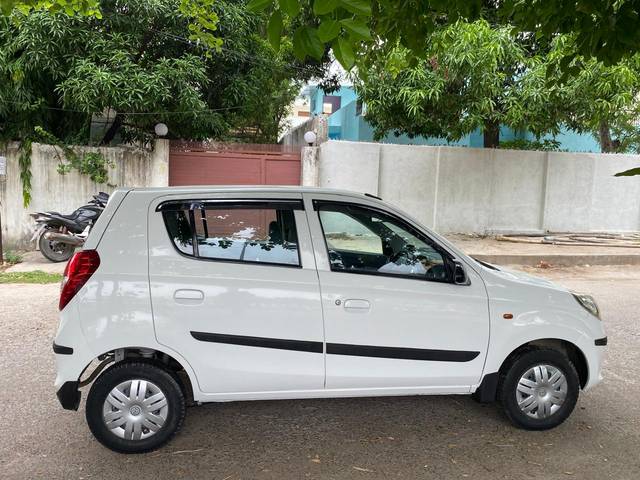 https://images10.gaadi.com/usedcar_image/4552971/original/9ce851dea8049efa1a1cca862ccc2d96.jpg?imwidth=6401