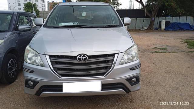 https://images10.gaadi.com/usedcar_image/4552973/original/processed_24e0662be34bc449f5053f5653cc3c8f.jpg?imwidth=6400