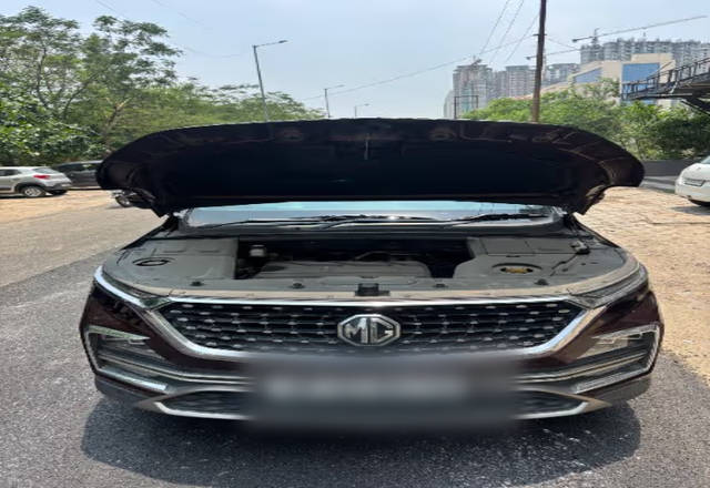 https://images10.gaadi.com/usedcar_image/4552974/original/8dc7c62a-3522-48e7-9d59-7444eeebbace.?imwidth=6401