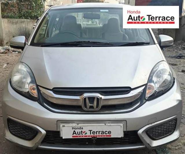 https://images10.gaadi.com/usedcar_image/4552979/original/c8377a8ad79e9239e031f8d94d0e22fc.jpeg?imwidth=6400